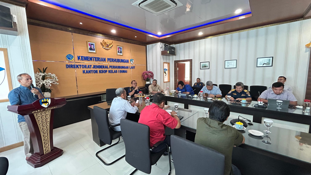 PENANDATANGANAN PERJANJIAN KERJA SAMA ANTARA KANTOR KESYAHBANDARAN DAN OTORITAS PELABUHAN KELAS I DUMAI DENGAN PT. PELABUHAN INDONESIA (PERSERO) REGIONAL 1 DUMAI TENTANG PELAYANAN JASA PEMANDUAN DAN PENUNDAAN KAPAL DI LUAR PERAIRAN WAJIB PANDU KELAS I