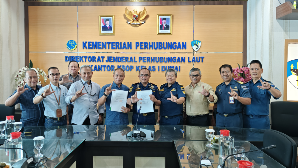 PENANDATANGANAN PERJANJIAN KERJA SAMA ANTARA KANTOR KESYAHBANDARAN DAN OTORITAS PELABUHAN KELAS I DUMAI DENGAN PT. PELABUHAN INDONESIA (PERSERO) REGIONAL 1 DUMAI TENTANG PELAYANAN JASA PEMANDUAN DAN PENUNDAAN KAPAL DI LUAR PERAIRAN WAJIB PANDU KELAS I