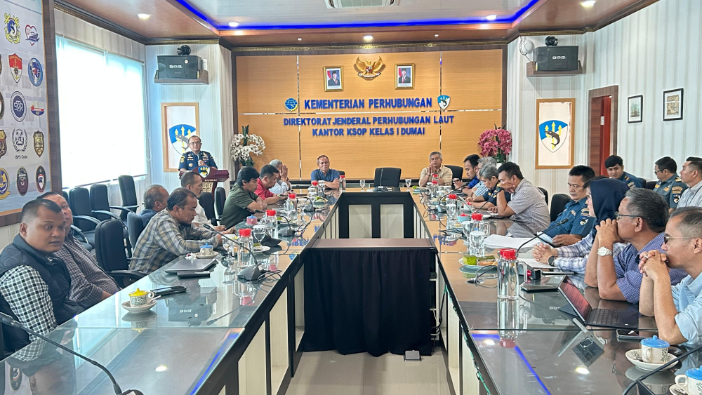 PENANDATANGANAN PERJANJIAN KERJA SAMA ANTARA KANTOR KESYAHBANDARAN DAN OTORITAS PELABUHAN KELAS I DUMAI DENGAN PT. PELABUHAN INDONESIA (PERSERO) REGIONAL 1 DUMAI TENTANG PELAYANAN JASA PEMANDUAN DAN PENUNDAAN KAPAL DI LUAR PERAIRAN WAJIB PANDU KELAS I