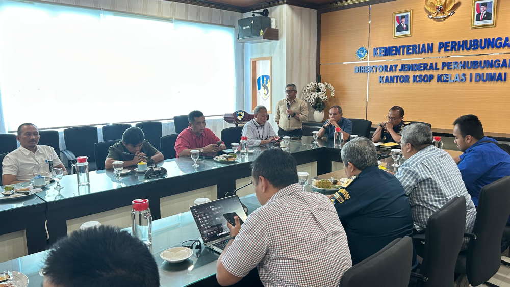 PENANDATANGANAN PERJANJIAN KERJA SAMA ANTARA KANTOR KESYAHBANDARAN DAN OTORITAS PELABUHAN KELAS I DUMAI DENGAN PT. PELABUHAN INDONESIA (PERSERO) REGIONAL 1 DUMAI TENTANG PELAYANAN JASA PEMANDUAN DAN PENUNDAAN KAPAL DI LUAR PERAIRAN WAJIB PANDU KELAS I