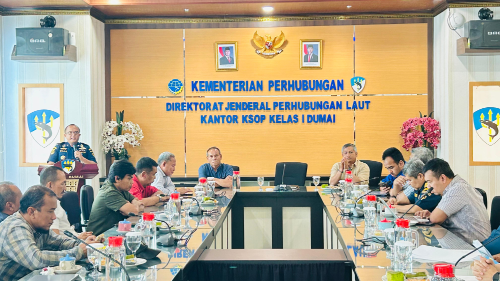 PENANDATANGANAN PERJANJIAN KERJA SAMA ANTARA KANTOR KESYAHBANDARAN DAN OTORITAS PELABUHAN KELAS I DUMAI DENGAN PT. PELABUHAN INDONESIA (PERSERO) REGIONAL 1 DUMAI TENTANG PELAYANAN JASA PEMANDUAN DAN PENUNDAAN KAPAL DI LUAR PERAIRAN WAJIB PANDU KELAS I