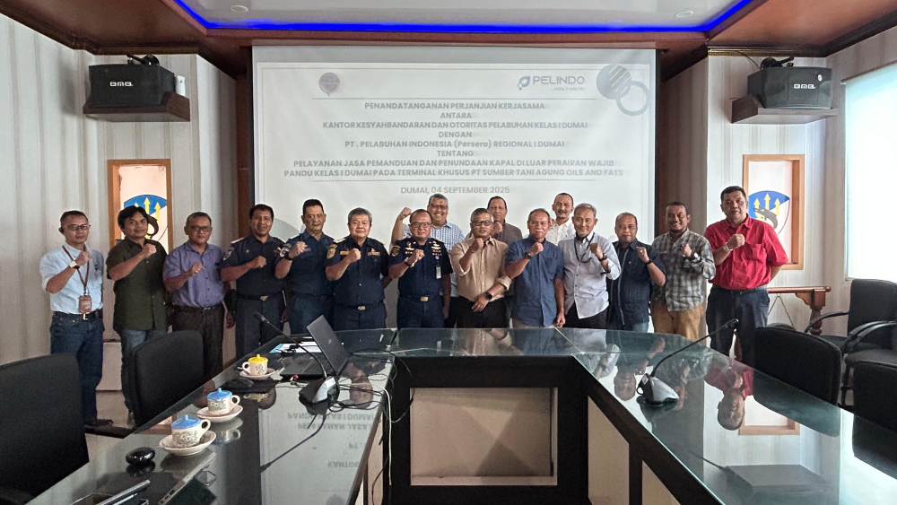 PENANDATANGANAN PERJANJIAN KERJA SAMA ANTARA KANTOR KESYAHBANDARAN DAN OTORITAS PELABUHAN KELAS I DUMAI DENGAN PT. PELABUHAN INDONESIA (PERSERO) REGIONAL 1 DUMAI TENTANG PELAYANAN JASA PEMANDUAN DAN PENUNDAAN KAPAL DI LUAR PERAIRAN WAJIB PANDU KELAS I