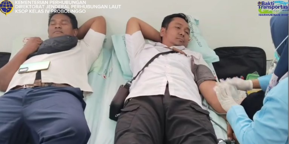 Bakti Sosial dalam rangka Hari Perhubungan Nasional 2025, &nbsp;KSOP Kelas IV Probolinggo bersama Insan Maritim menggelar kegiatan donor darah.