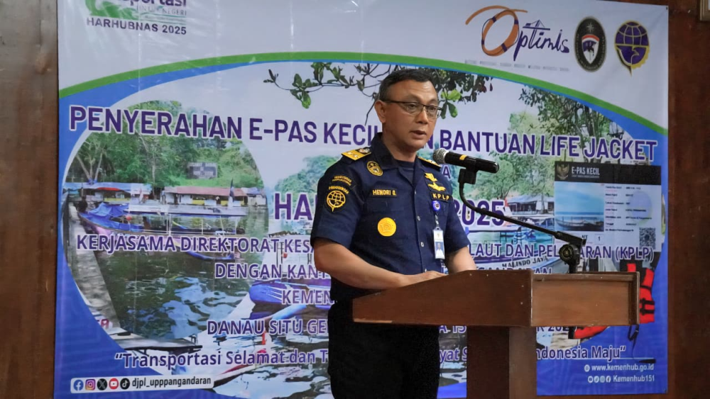 Kemenhub Gelar Sosialisasi Keselamatan Pelayaran dan Serahkan Life Jacket serta E-Pas Kecil di Tasikmalaya & Pangandaran