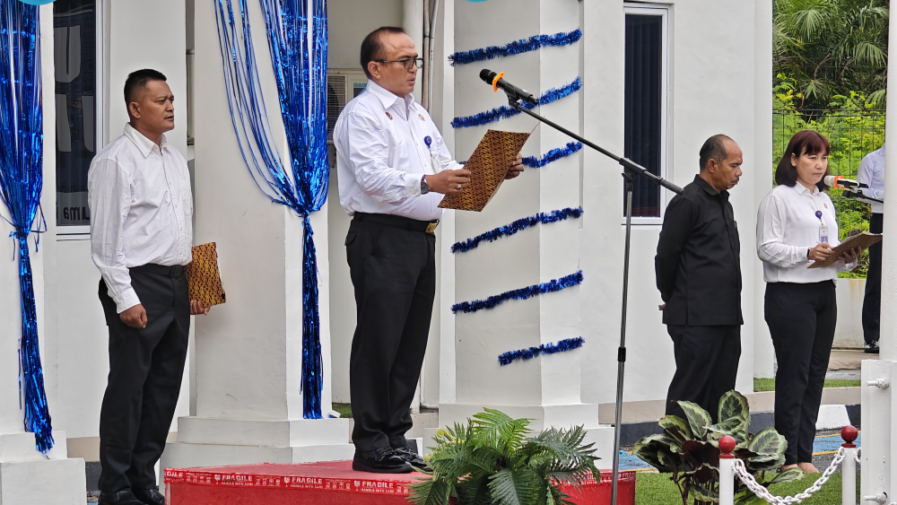 Kantor Kesyahbandaran dan Otoritas Pelabuhan Kelas I Dumai bersama Distrik Navigasi Tipe A Kelas I Dumai melaksanakan Upacara Bendera dalam rangka memperingati Hari Perhubungan Nasional Tahun 2025 di halaman Kantor Distrik Navigasi Tipe A Kelas I Dumai.