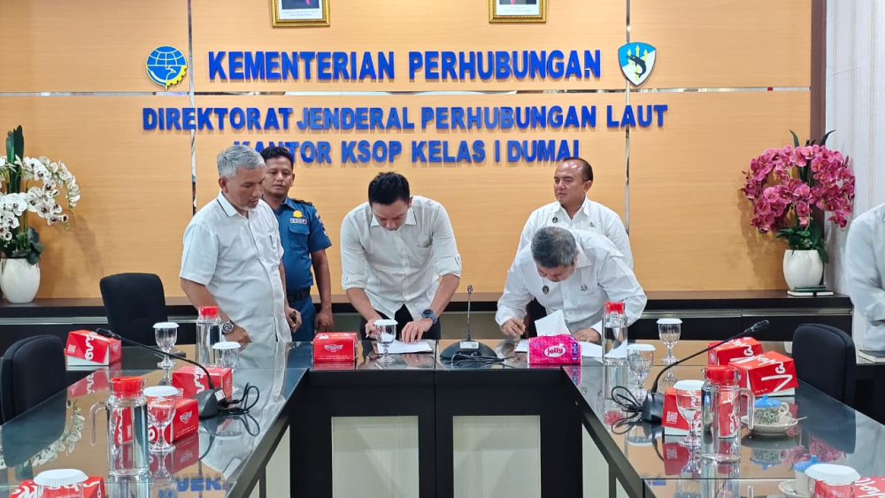 Penandatanganan Adendum Perjanjian Kerja Sama Antara Kantor Kesyahbandaran dan Otoritas Pelabuhan Kelas I Dumai dengan PT. Kawasan Industri Dumai Tentang Penggunaan Perairan di Terminal Khusus PT. Kawasan Industri Dumai