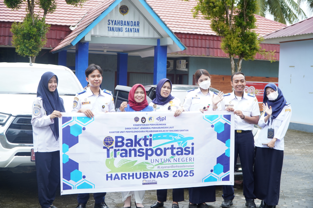 KUPP Kelas III Tanjung Santan Semarakkan Harhubnas 2025 dengan Pemasangan Logo Resmi