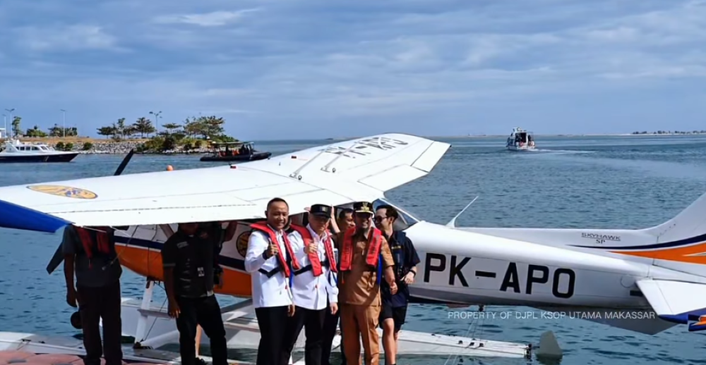 Pesawat Amfibi Dan Ground Breaking Water Aerodrome Sulawesi Selatan