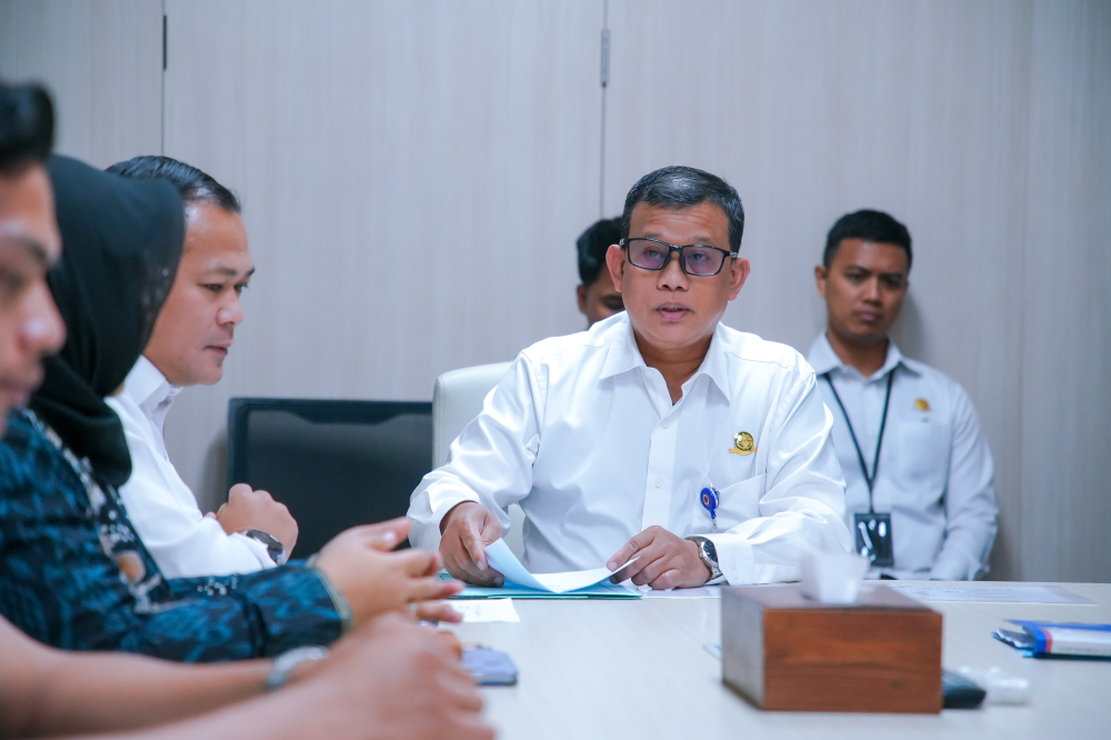 TIGA PELAUT INDONESIA MENINGGAL DUNIA DI LUAR NEGERI, KEMENHUB FASILITASI PENYERAHAN ASURANSI KEPADA AHLI WARIS