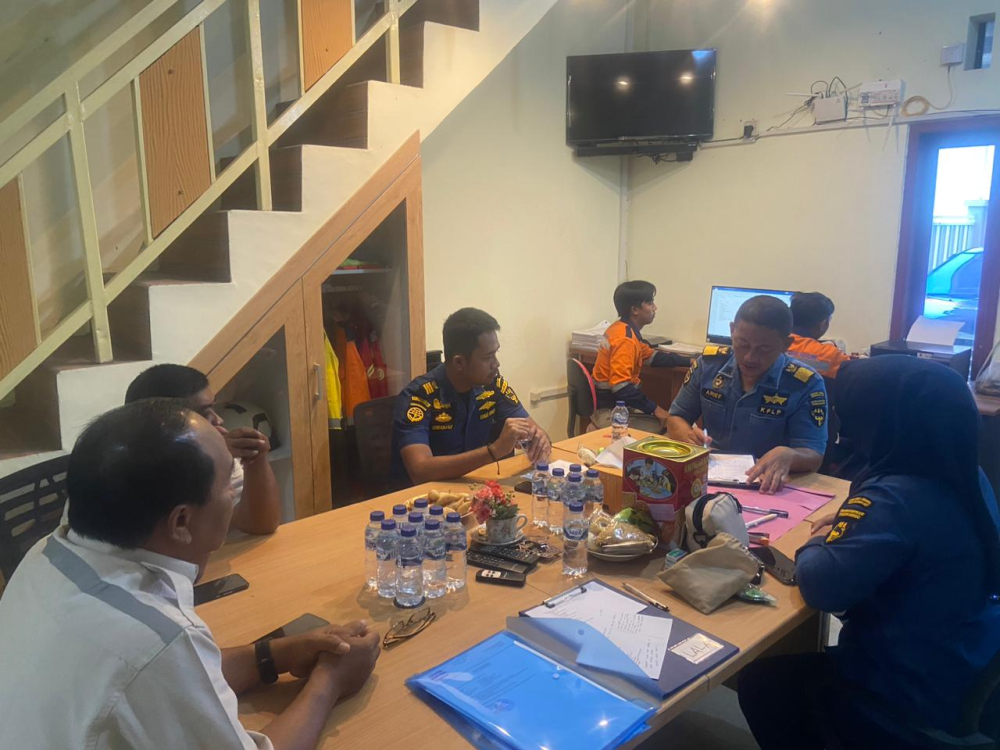 TIM MONEV INAPORTNET KUNJUNGI PERUSAHAAN UJT DI PELABUHAN PROBOLINGGO