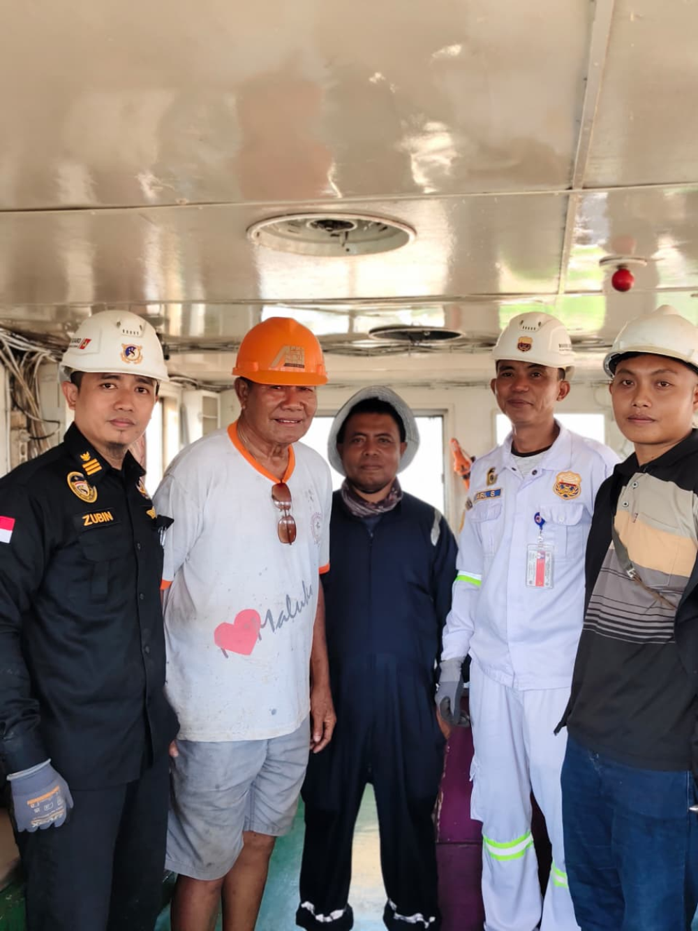 Pejabat Pemeriksa Keselamatan Kapal (Marine Inspector) Bersama Petugas Wilker Ujung Piring, Kantor Unit Penyelenggara Pelabuhan Kelas III Telaga Biru Melaksanakan Kegiatan pemeriksaan KM Saline di dok PT Adiluhung Sarana Segara Indonesia.