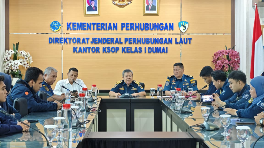 Rapat Pemeriksaan Fisik dan Verifikasi Dokumen Sarana dan Prasarana Pemanduan Kapal PT Pelabuhan Indonesia (Persero) dan Peninjauan Lapangan Dalam Rangka Perluasan Perairan Wajib Pandu (PWP) Kelas I Dumai Pelabuhan Dumai.