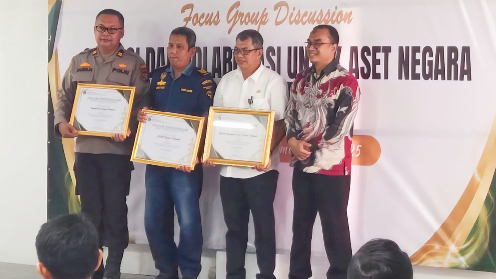 kANTOR KSOP kELAS i dUMAI menerima Piagam Penghargaan Seroja Awards KPKNL Tahun 2025 sebagai Terbaik II Pengguna Layanan Penilaian Unggulan Kategori Barang Milik Negara dari Kpknl Dumai.