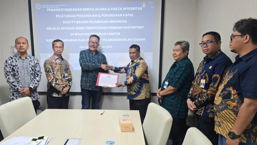 KANTOR KSOP KELAS I DUMAI MENGHADIRI KEGIATAN PENANDATANGANAN BERITA ACARA DAN PAKTA INTEGRITAS PELAYANAN PEMANDUAN DAN PENUNDAAN KAPAL OLEH PT BAHARI PELABUHAN INDONESIA DI GEDUNG KARYA KEMENTERIAN PERHUBUNGAN