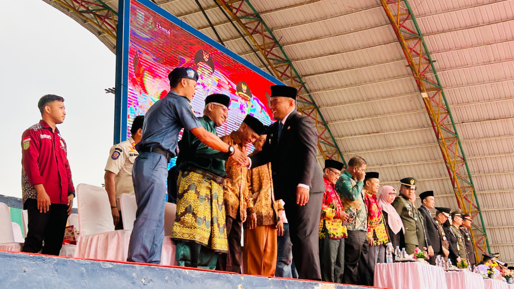 KANTOR KSOP KELAS I DUMAI MENGIKUTI UPACARA DALAM RANGKA MEMPERINGATI HARI KESAKTIAN PANCASILA TAHUN 2025 DI LAPANGAN TAMAN BUKIT GELANGGANG KOTA DUMAI