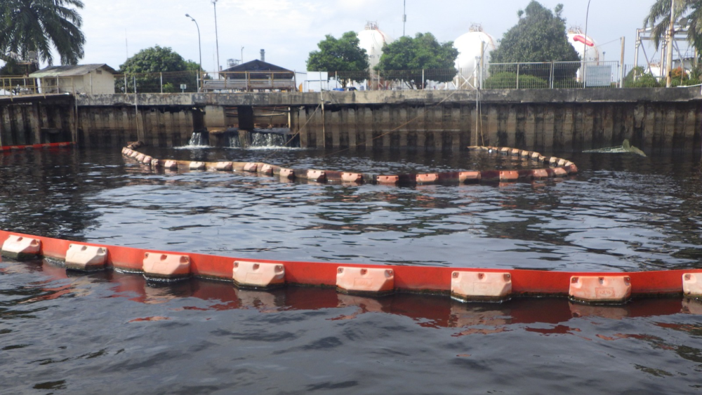 KANTOR KSOP KELAS I DUMAI MENDAMPINGI  TIM DIREKTORAT KPLP MELAKSANAKAN VERIFIKASI LAPANGAN PEMENUHAN PERSYARATAN PENANGGULANGAN PENCEMARAN  PT KILANG PERTAMINA INTERNASIONAL RU II DUMAI