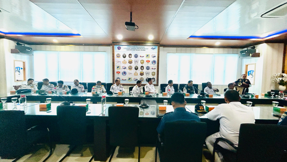 Kantor Kesyahbandaran dan Otoritas Pelabuhan Kelas I Dumai melakukan Kegiatan  Penyerahan Surat Keterangan Penunjukan Petugas Pandu kepada PT. Pelabuhan Indonesia (Persero) Regional 1 Dumai