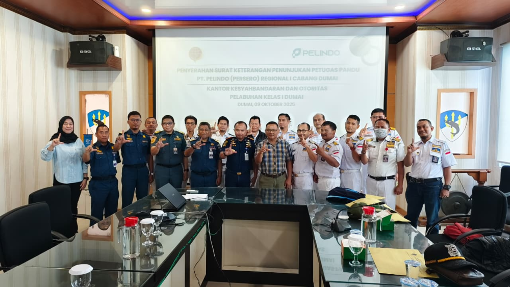 Kantor Kesyahbandaran dan Otoritas Pelabuhan Kelas I Dumai melakukan Kegiatan  Penyerahan Surat Keterangan Penunjukan Petugas Pandu kepada PT. Pelabuhan Indonesia (Persero) Regional 1 Dumai
