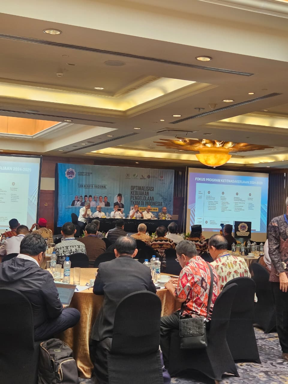 Kemenhub Tegaskan Komitmen Lindungi dan Tingkatkan Kesejahteraan TKBM di Pelabuhan