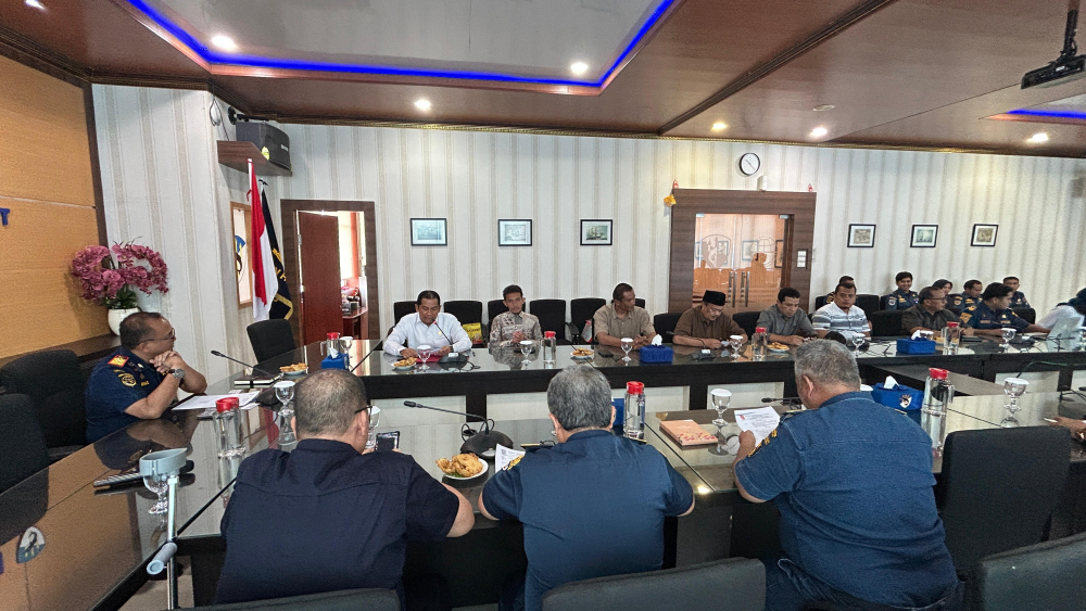 KONSULTASI/STUDI BANDING DPRD KABUPATEN AGAM DI KANTOR KSOP KELAS I DUMAI