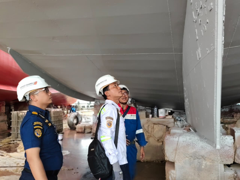 Pemeriksaan TB Patra Tunda 3002: Marine Inspector Bersama Petugas Wilker Ujung Piring Kantor UPP Telaga Biru Pastikan Keselamatan Pelayaran Tetap Nomor Satu
