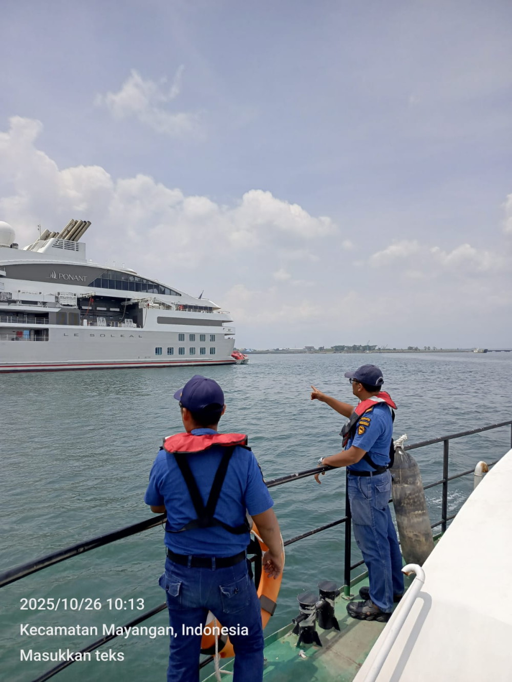 2 Kapal Pesiar Asing Berlabuh di Pelabuhan Probolinggo, KSOP Kelas IV Probolinggo Kerahkan KN.P 4001 Untuk Melaksanakan Kegiatan Patroli Keselamatan Maritim.