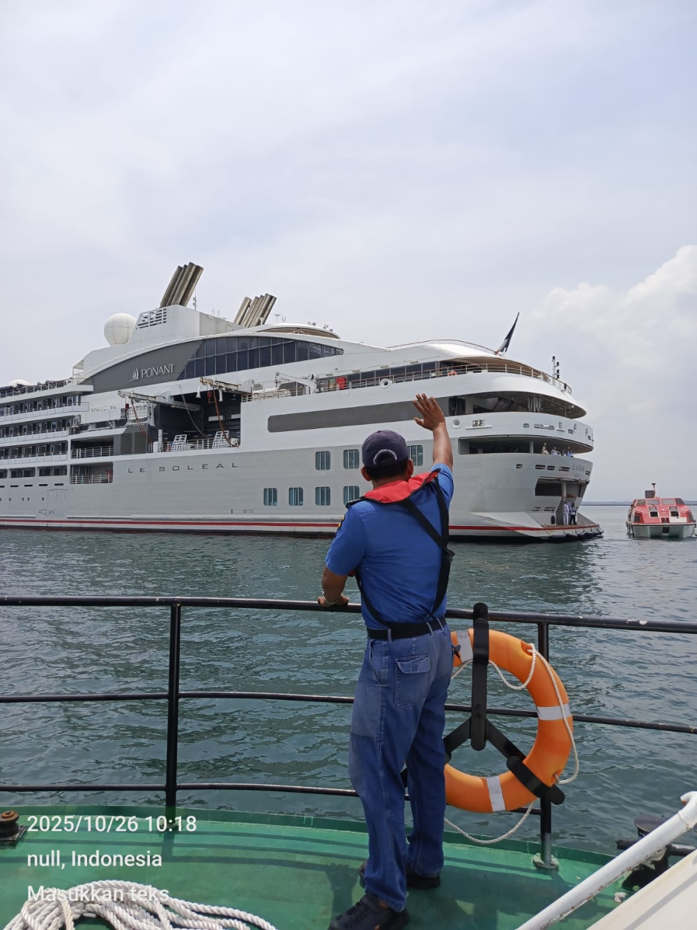 2 Kapal Pesiar Asing Berlabuh di Pelabuhan Probolinggo, KSOP Kelas IV Probolinggo Kerahkan KN.P 4001 Untuk Melaksanakan Kegiatan Patroli Keselamatan Maritim.