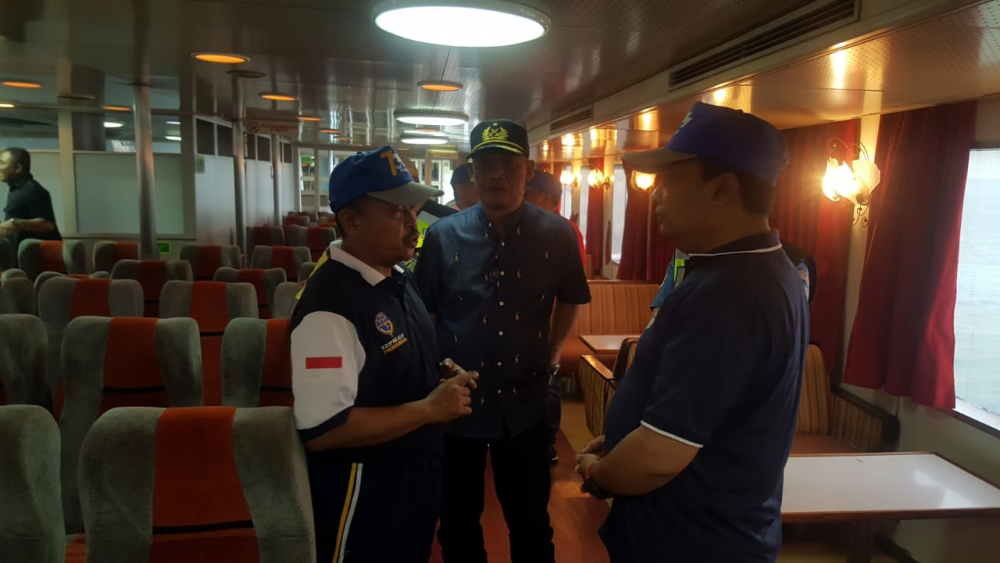 Kegiatan Pengawasan Keselamatan Kapal Perintis KM. Dharma Kartika III di Pelabuhan Probolinggo