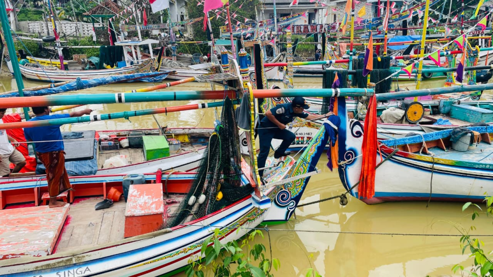 Sebanyak 35 kapal berhasil diukur dan 27 kapal diverifikasi serta di-endorsement Pas Kecil oleh Tim Ahli Ukur Kapal (AUK) Kantor UPP Kelas III Telaga Biru di wilayah Tamberu dan Pasean,