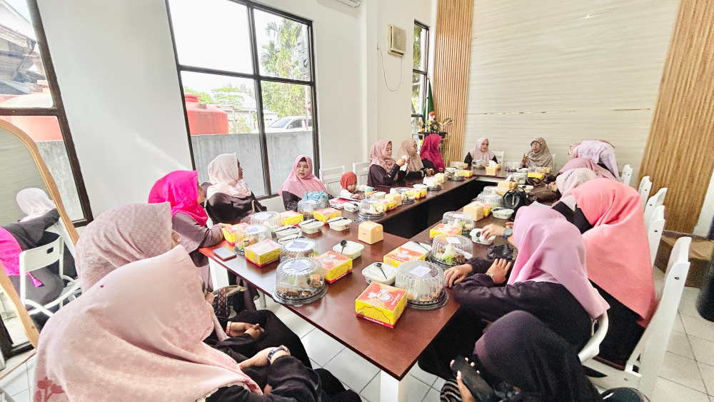 PERTEMUAN RUTIN BULANAN DHARMA WANITA PERSATUAN KANTOR KSOP KELAS I DUMAI