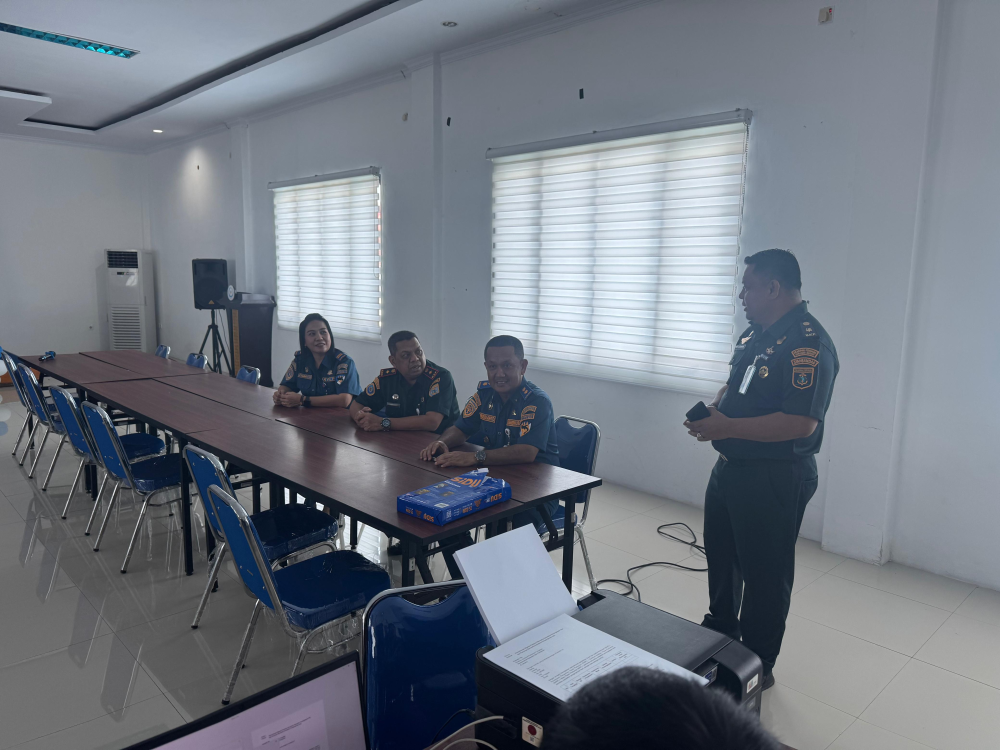 Mengikuti Diskusi Pemangku Kepentingan Tata Kelola Perikanan Tangkap di Sulawesi Utara