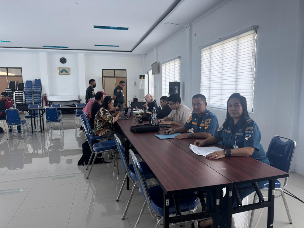 Mengikuti Diskusi Pemangku Kepentingan Tata Kelola Perikanan Tangkap di Sulawesi Utara