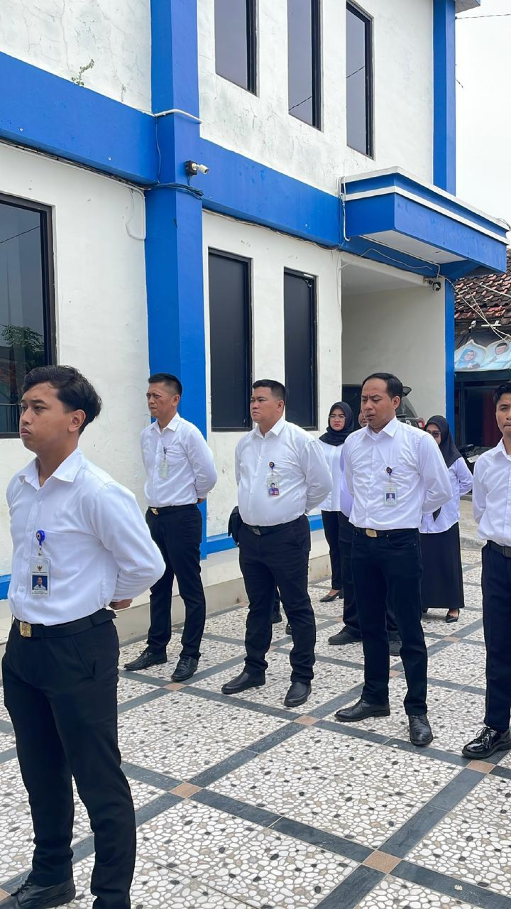 "Khidmat dan Bermakna: Kantor UPP Telaga Biru Laksanakan Upacara Peringatan Hari Pahlawan 2025"