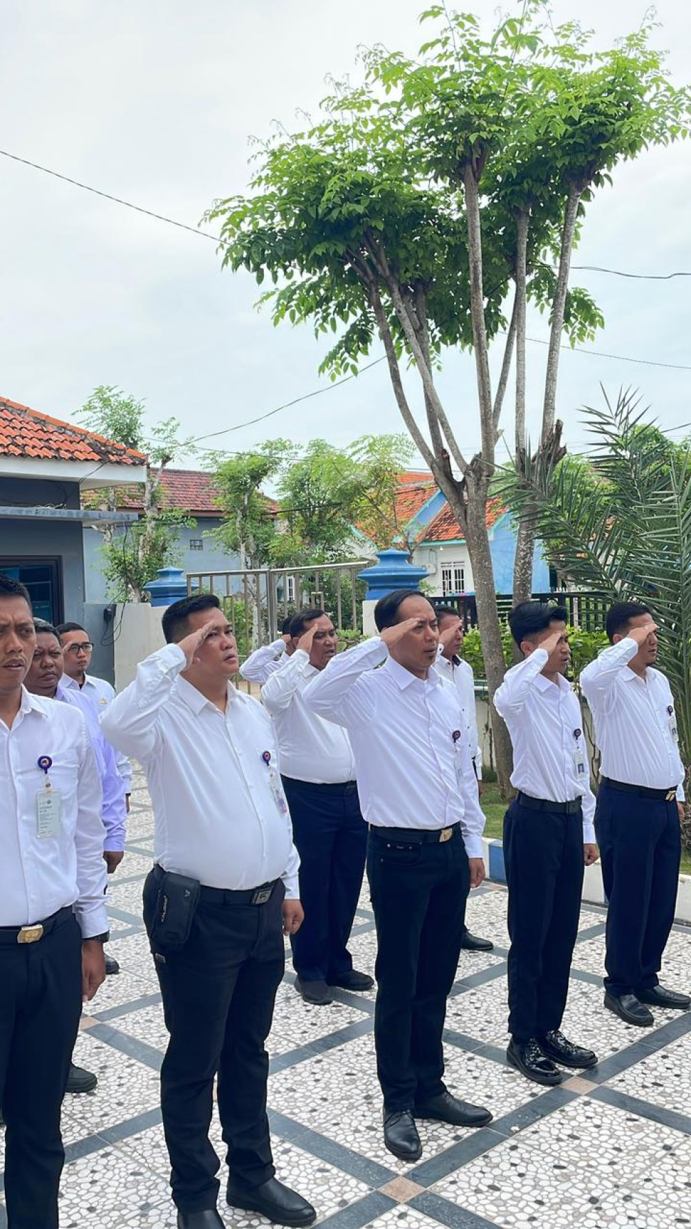 "Khidmat dan Bermakna: Kantor UPP Telaga Biru Laksanakan Upacara Peringatan Hari Pahlawan 2025"