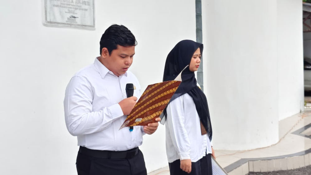 UPACARA BENDERA DALAM RANGKA MEMPERINGATI HARI PAHLAWAN TAHUN 2025 DI KANTOR KSOP KELAS I DUMAI