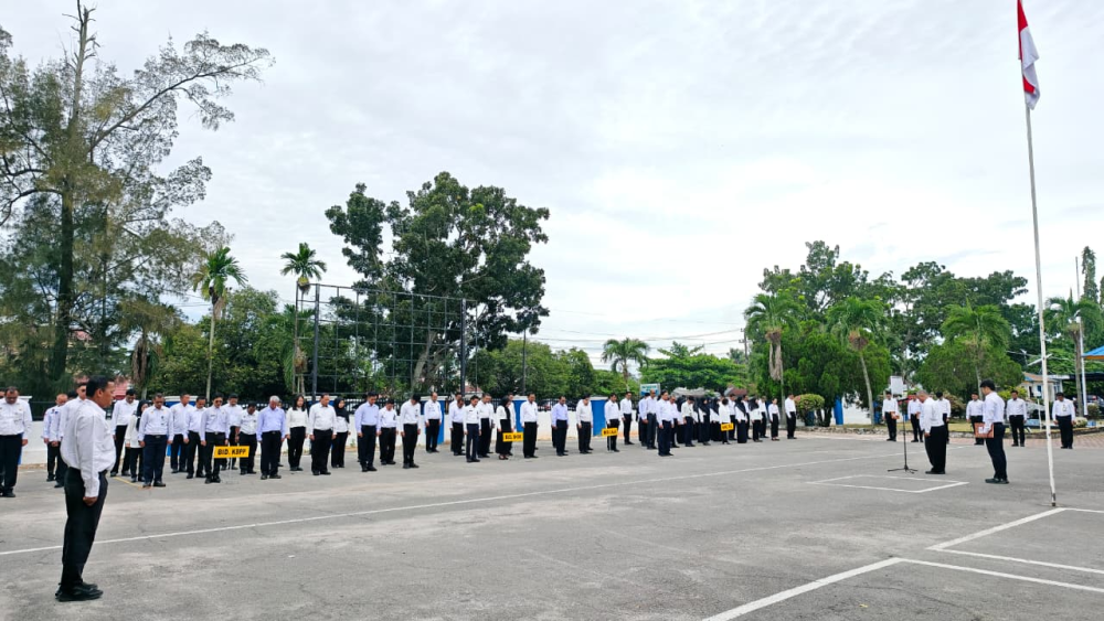 UPACARA BENDERA DALAM RANGKA MEMPERINGATI HARI PAHLAWAN TAHUN 2025 DI KANTOR KSOP KELAS I DUMAI