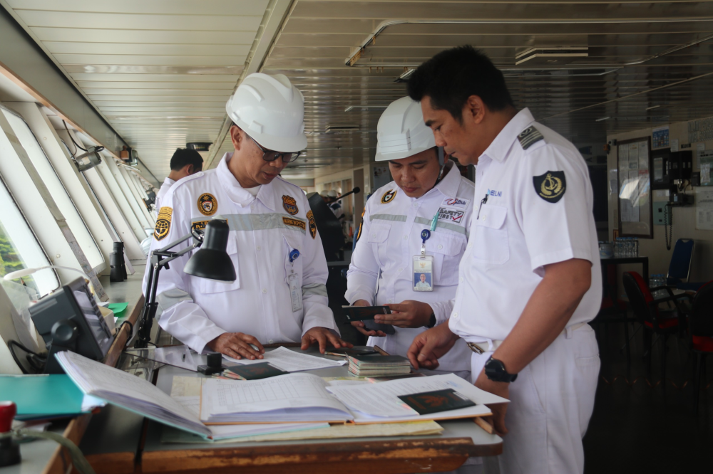 Ditjen Perhubungan Laut Pastikan Kelaiklautan Kapal Penumpang Melalui Uji Petik Serentak Jelang Nataru 2025/2026
