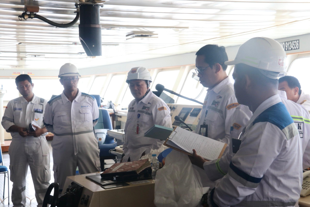 Kemenhub Lakukan Uji Petik Kapal di Makassar Menjelang Angkutan Nataru, Pastikan Keselamatan Pelayaran Jadi Prioritas Utama
