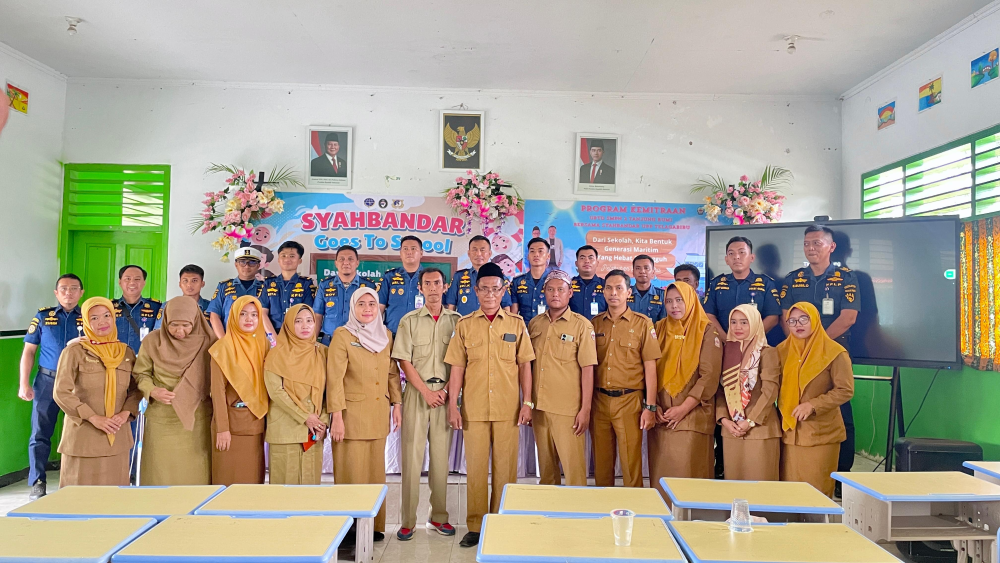“Syahbandar Goes To School: Kantor UPP Telaga Biru Tanamkan Jiwa Maritim Hebat Sejak Dini di SMPN 2 Tanjung Bumi”