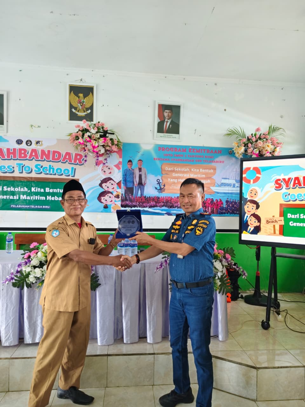 “Syahbandar Goes To School: Kantor UPP Telaga Biru Tanamkan Jiwa Maritim Hebat Sejak Dini di SMPN 2 Tanjung Bumi”