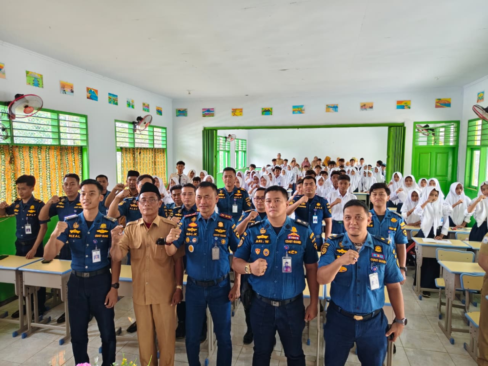 “Syahbandar Goes To School: Kantor UPP Telaga Biru Tanamkan Jiwa Maritim Hebat Sejak Dini di SMPN 2 Tanjung Bumi”