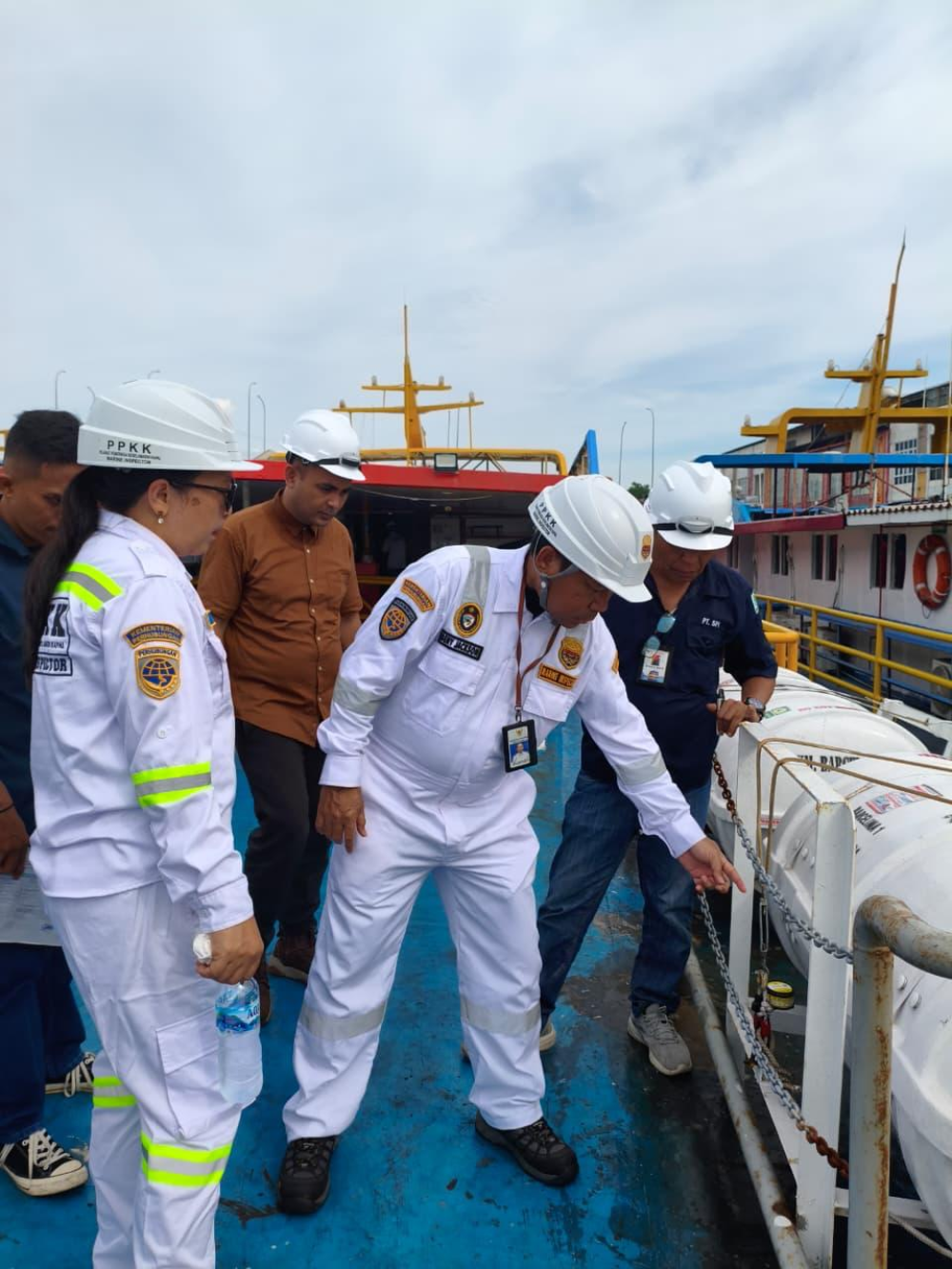 Kemenhub Periksa 9 Kapal Penumpang di Manado, Bitung dan Kupang untuk Pastikan Kelaiklautan Jelang Angkutan Nataru 2025/2026