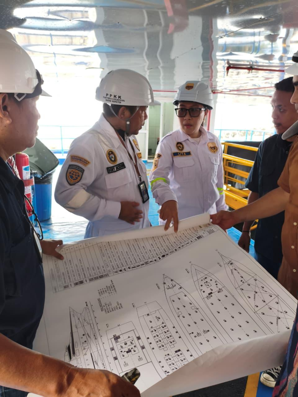 Kemenhub Periksa 9 Kapal Penumpang di Manado, Bitung dan Kupang untuk Pastikan Kelaiklautan Jelang Angkutan Nataru 2025/2026