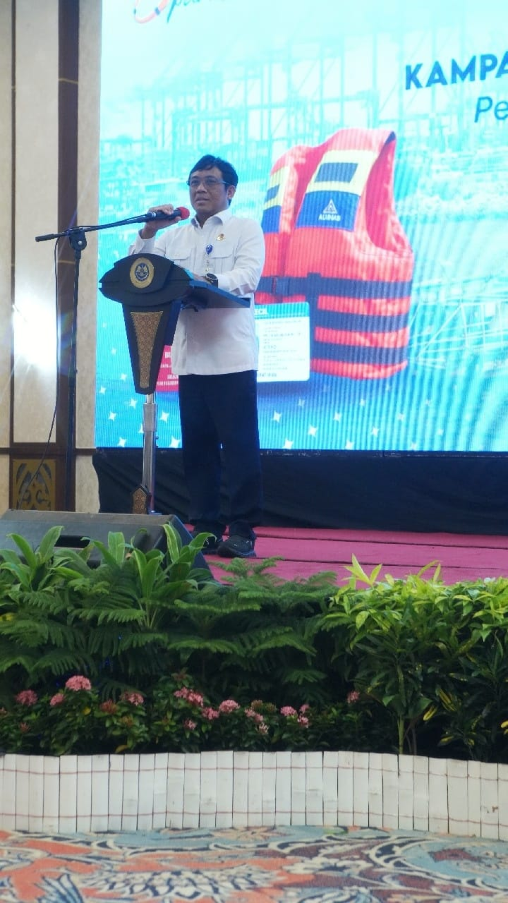 Gelar Kampanye Keselamatan Pelayaran di Banten, Kemenhub Bagikan Ribuan Alat Keselamatan, Pas Kecil, dan Buku Pelaut