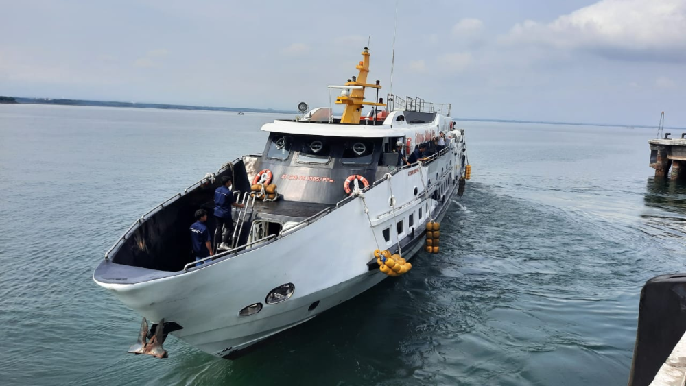 Kapal Cepat Trans Laut Jatim Masuk Pelabuhan Probolinggo, Waktu Tempuh Probolinggo – Branta, Pamekasan Hanya Tiga Setengah Jam.