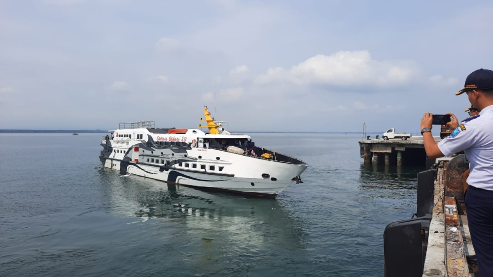 Kapal Cepat Trans Laut Jatim Masuk Pelabuhan Probolinggo, Waktu Tempuh Probolinggo – Branta, Pamekasan Hanya Tiga Setengah Jam.