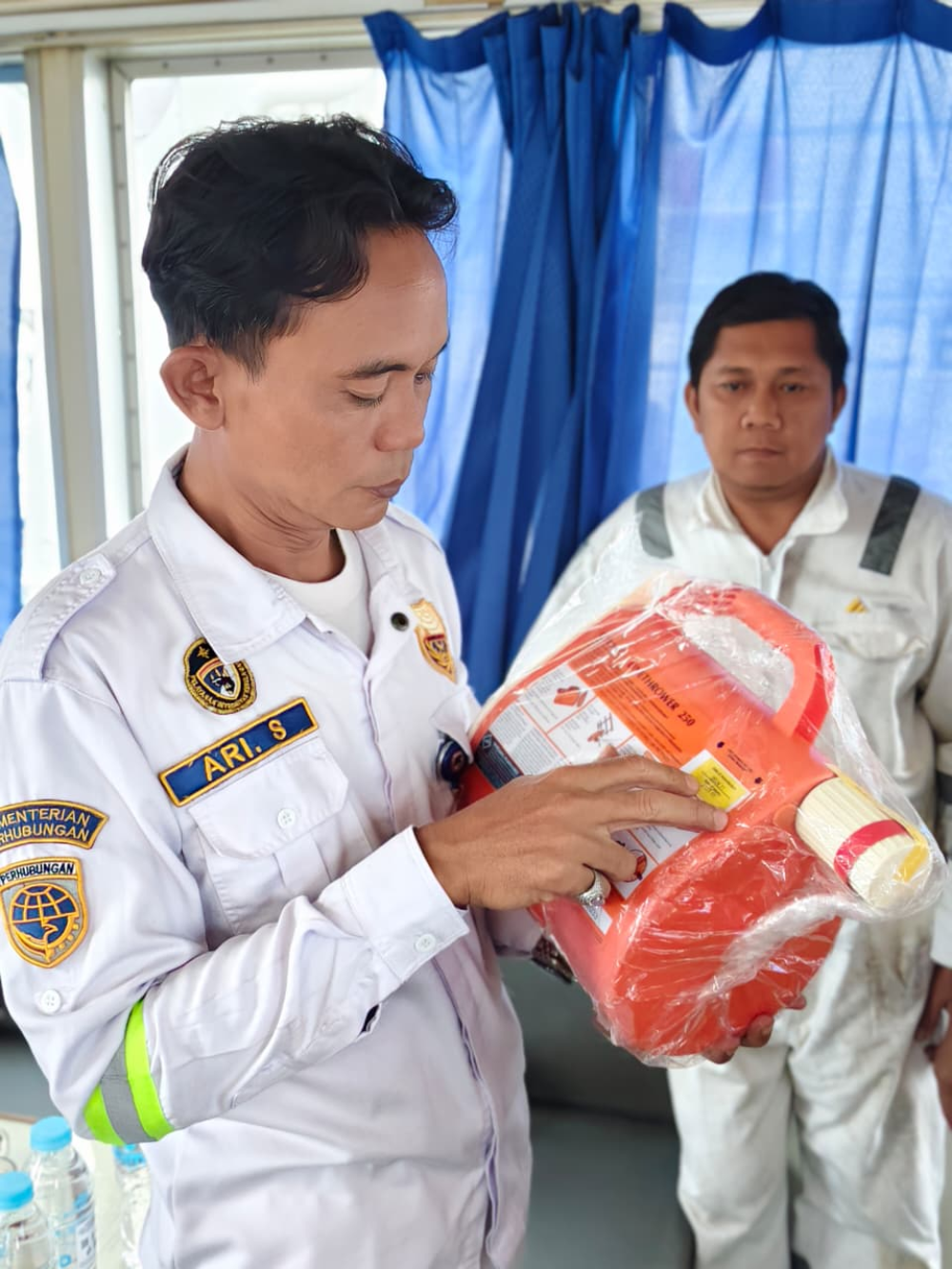 “Pastikan Kapal Siap Beroperasi, Syahbandar Laksanakan Pemeriksaan Menyeluruh TB Weda KTP 06 di Dock Adiluhung