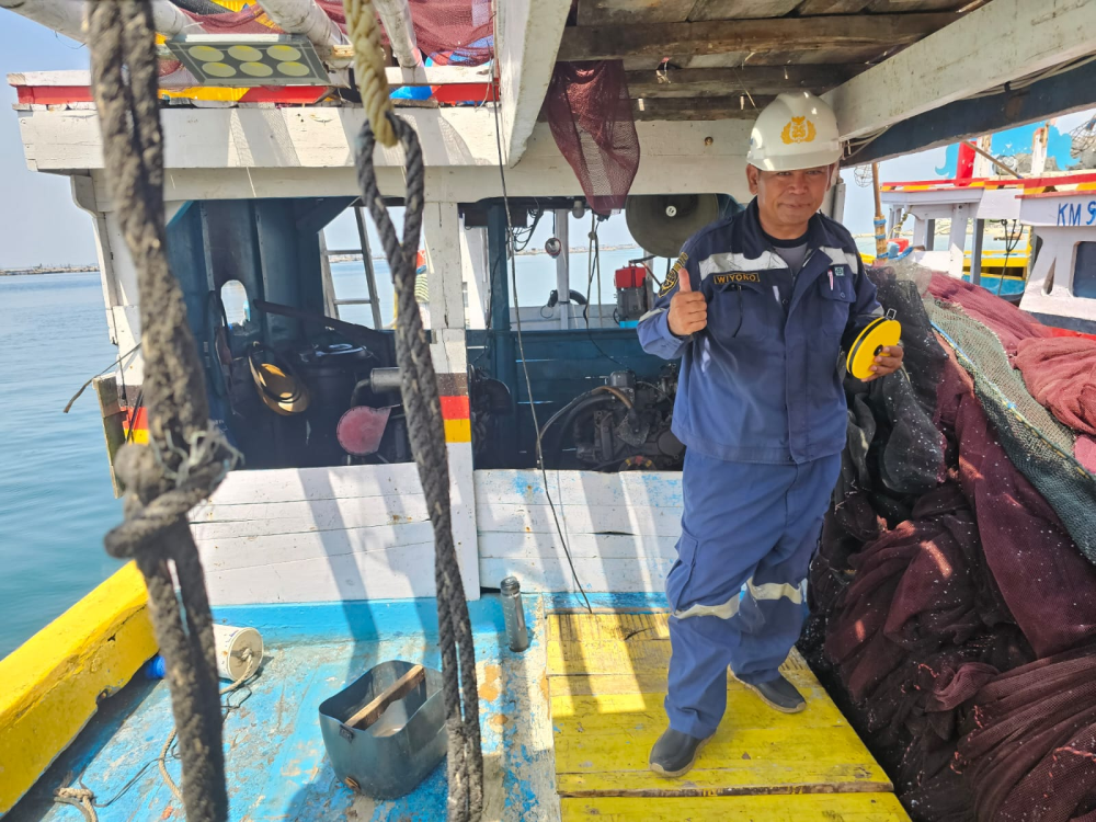 Giat Pelayanan Jemput Bola KSOP Kelas IV Probolinggo “Jebol Dokumen” Kapal Perikanan Di Pulau Gili Ketapang, Kabupaten Probolinggo.