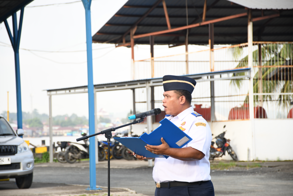 Pimpin Apel Pagi, Kabid SBNP Disnav Samarinda Tekankan Disiplin dan Peningkatan Kinerja Tahun 2025