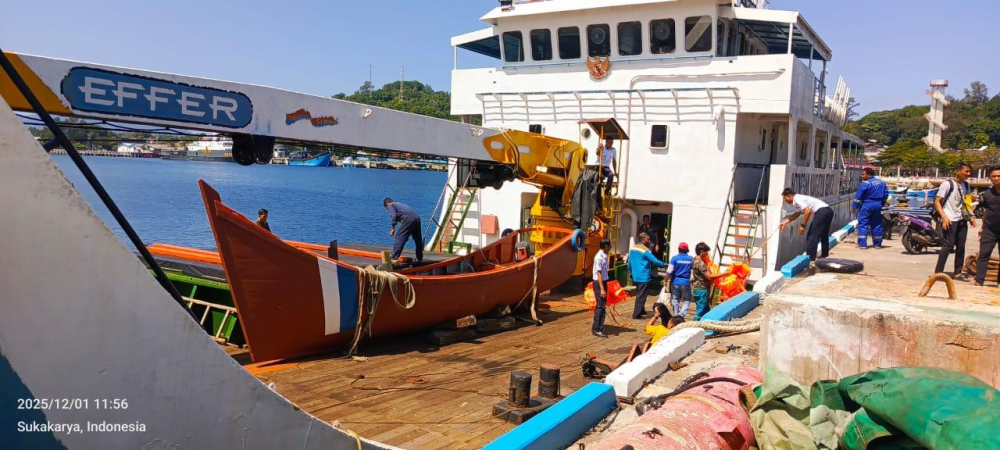 KN Antares Disnav Sabang Salurkan Bantuan dan Lakukan Evakuasi Korban Banjir di Aceh